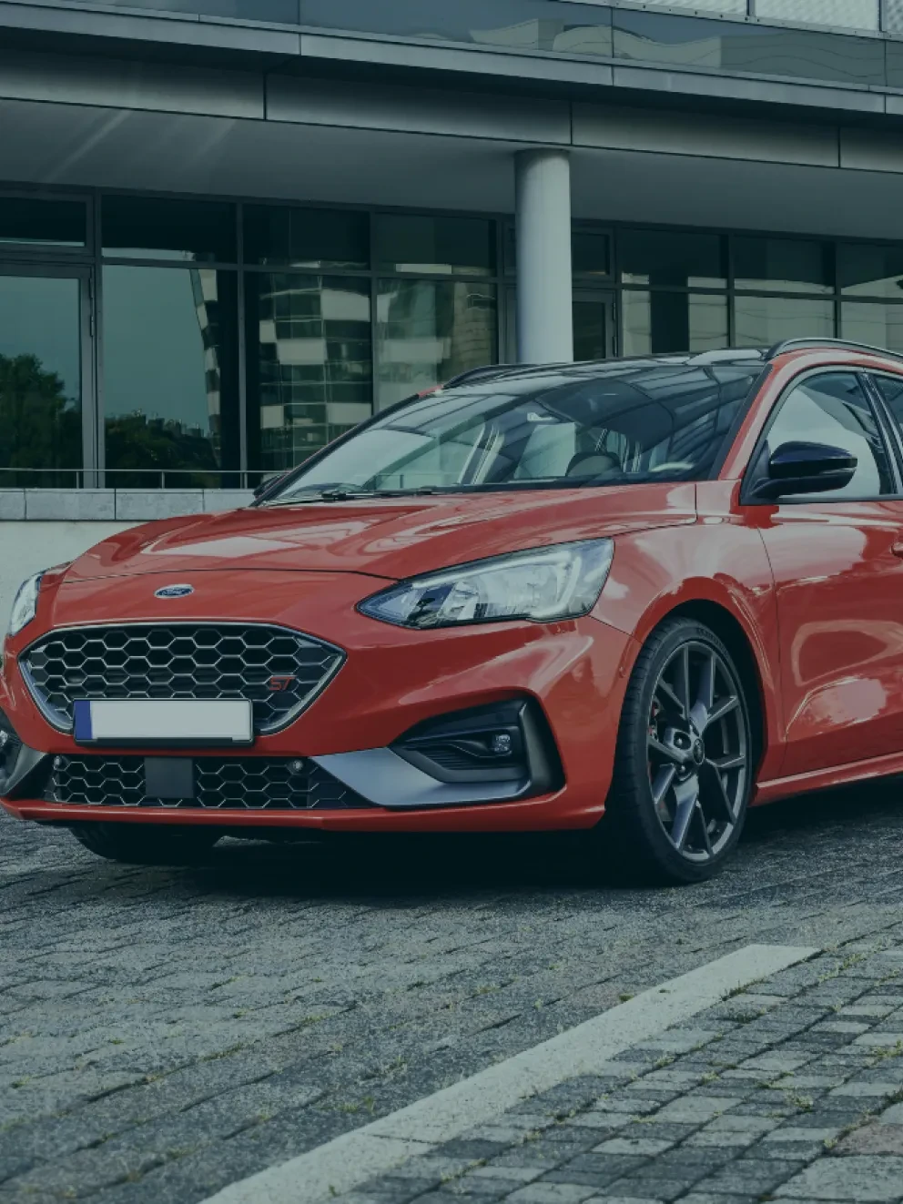 Superlease Ford Focus Wagon lease hero